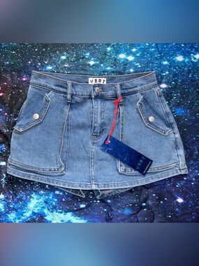 New With Tags VBRT Blue Denim Shorts Medium